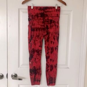 Lululemon Fast and Free 25” high rise tight in red camo Nulux fabric size 6